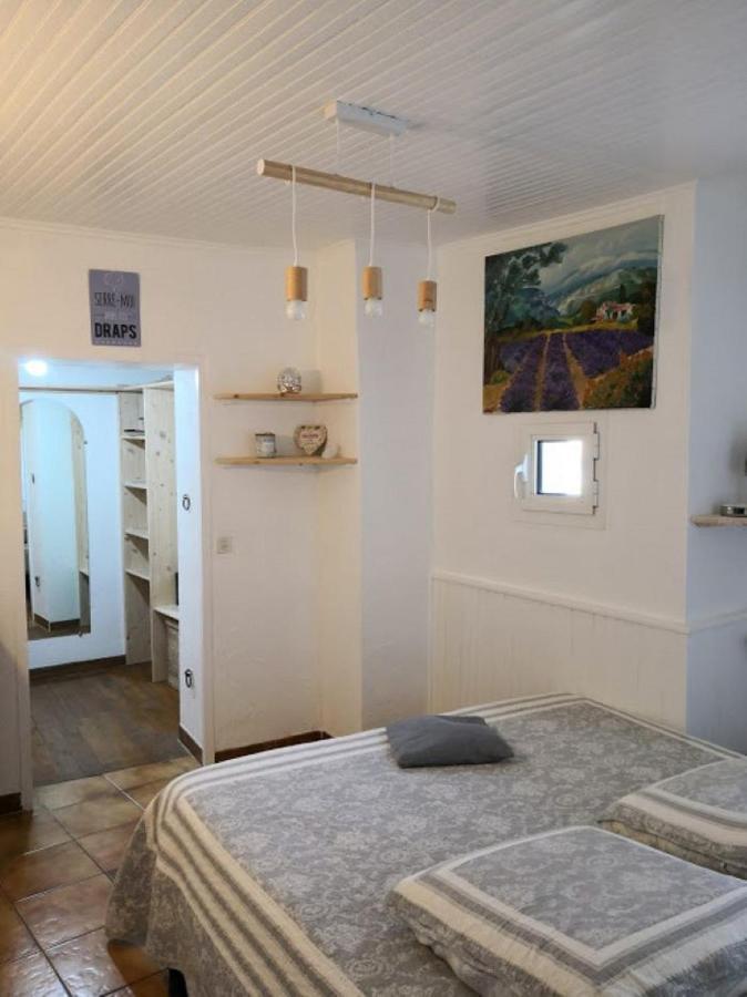 Gite Fa Mille Maison Bleu Robion en Luberon Dış mekan fotoğraf