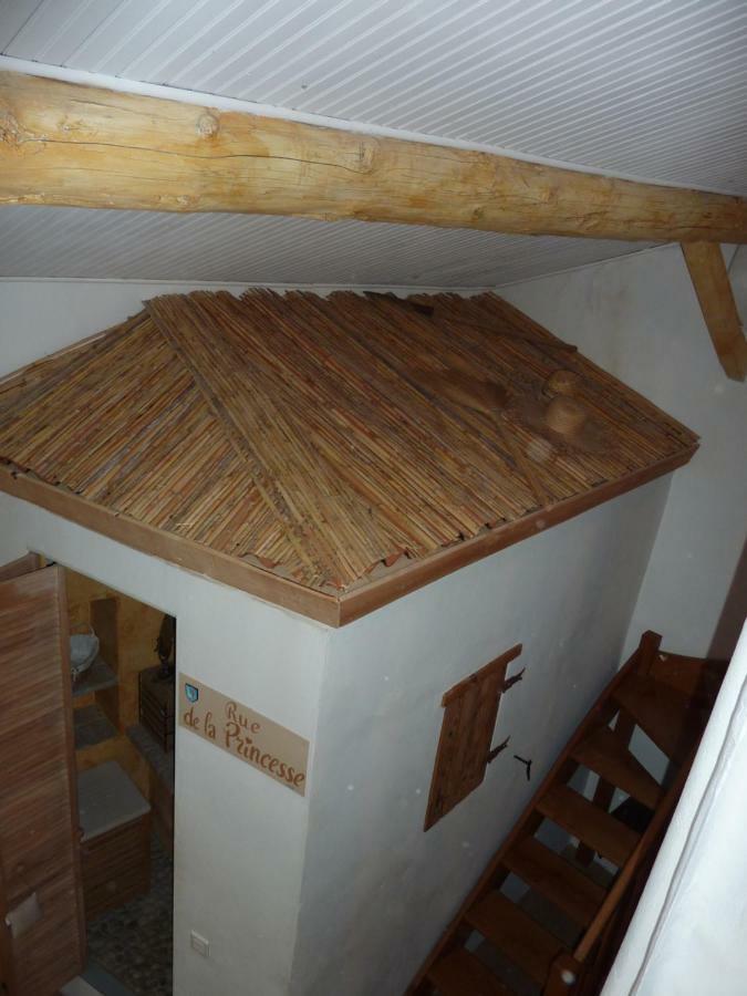 Gite Fa Mille Maison Bleu Robion en Luberon Dış mekan fotoğraf