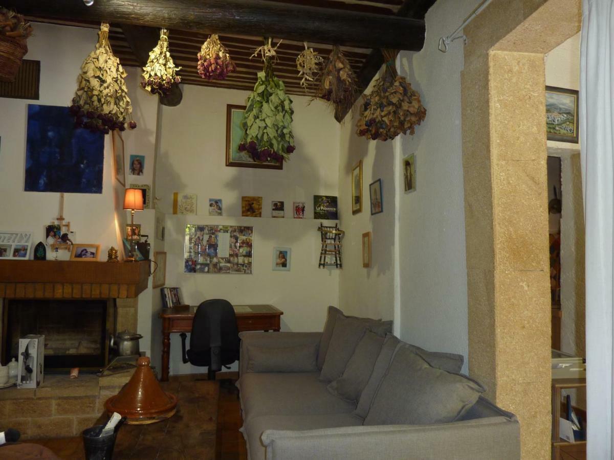 Gite Fa Mille Maison Bleu Robion en Luberon Dış mekan fotoğraf