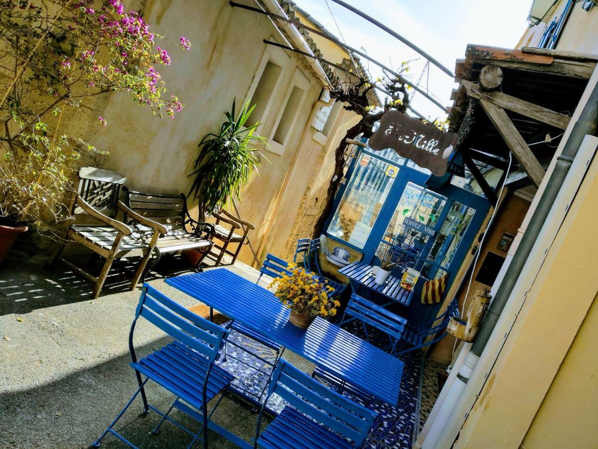 Gite Fa Mille Maison Bleu Robion en Luberon Dış mekan fotoğraf